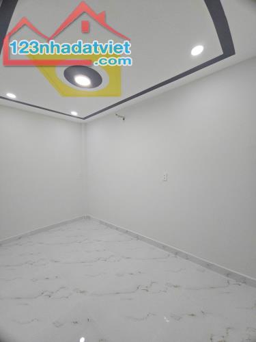LÊ VĂN QUỚI - HẺM 4M THẲNG TRỤC - 36M2 - 2 TẦNG 2PN 2WC - CHỈ 4.05 TỶ - 5