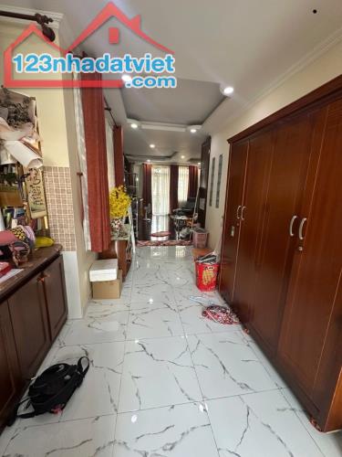 Bán gấp nhà đẹp ở ngay mặt tiền khu đường số, có Hầm, 130m2, 7T, ngang 6.5m, chỉ 25.7 tỷ. - 1