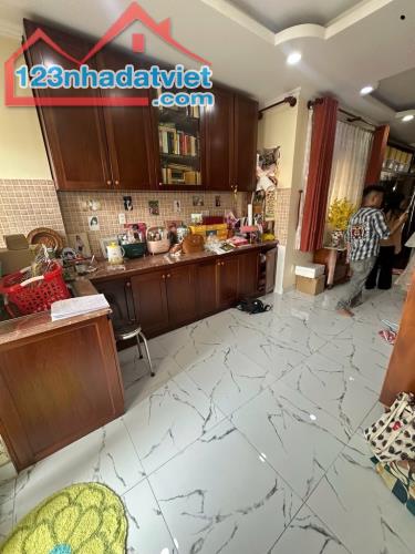 Bán gấp nhà đẹp ở ngay mặt tiền khu đường số, có Hầm, 130m2, 7T, ngang 6.5m, chỉ 25.7 tỷ. - 2