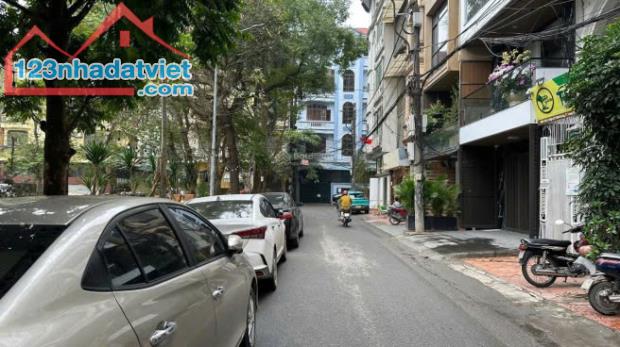 BÁN NHÀ PHỐ HUỲNH THÚC KHÁNG - 77M² - PHÂN LÔ - VỈA HÈ Ô TÔ TRÁNH - KINH DOANH - GIÁ 25,2