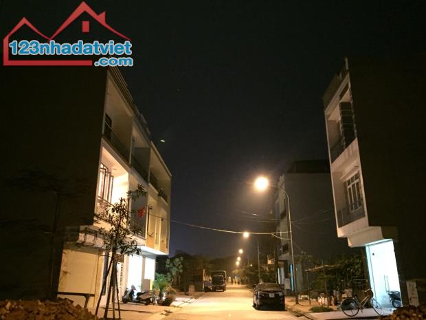 CHÍNH CHỦ BÁN GIÃN DÂN HOÀ ĐÌNH TẶNG NHÀ CẤP 4 SẴN HỢP ĐỒNG THUÊ