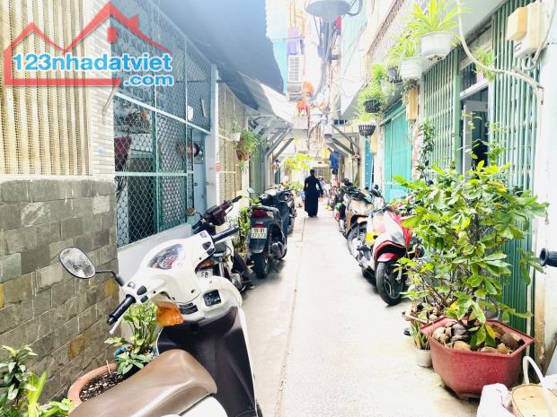 Bán nhà Lý Thái Tổ, 3.5Mx9M, Phường 1, Quận 3 chỉ 3.25 tỷ