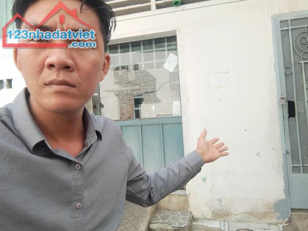 💲chủ gấp bán giảm 200triệu  nhà HXH cách đường Man Thiện 50m