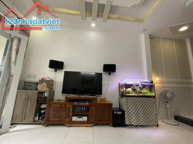 Bình Tân, nhà 4 tầng, 4 x 12, nhỉnh 5 tỏi, hẻm ô tô thông tứ tung