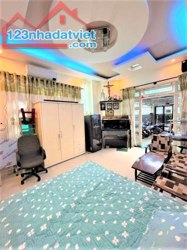 12 TỶ X TL - TÒA NHÀ 10 CHDV TÂN BÌNH - HXH NGAY CHỢ PHẠM VĂN HAI & GẦN SÂN BAY, HĐT 50TR - 1