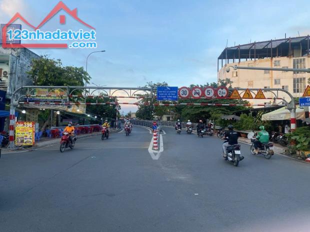 Bán BIỆT THỰ mặt tiền Vườn Lài Q12 ngang 13m 4 lầu có hầm 778m2 sát Gò Vấp chỉ 49 tỷ. - 2