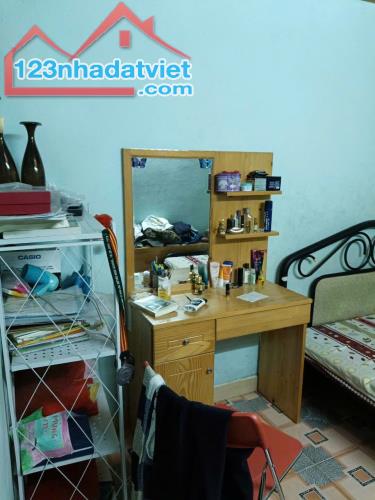 Chỉ 3tỷ900tr  có nhà hẻm ôtô , Phước Hải xây kiến cố, trung tâm nha trang. dt 68m ngang 6m - 4
