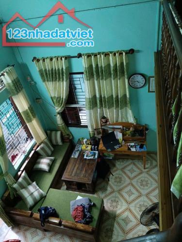 Chỉ 3tỷ900tr  có nhà hẻm ôtô , Phước Hải xây kiến cố, trung tâm nha trang. dt 68m ngang 6m - 5