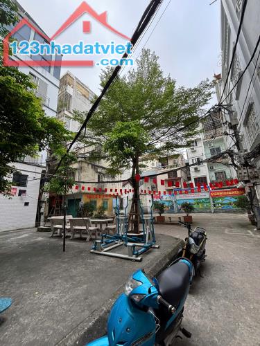 ÔNG ÍCH KHIÊM BA ĐÌNH - MẢNH ĐẤT VÀNG CÒN SÓT LẠI