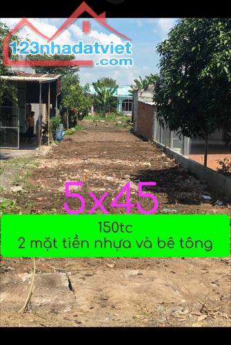 Bán 236m đất hai mặt tiền đường nhựa có 150 m thổ cư - 2