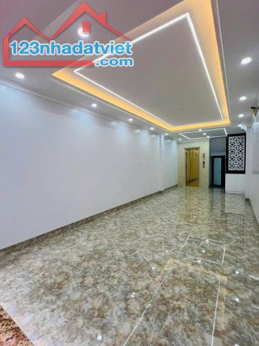 CẦU GIẤY - 43M x 6T THANG MÁY - MT 4M - GARA - Ô TÔ ĐỖ 24/24 - 2