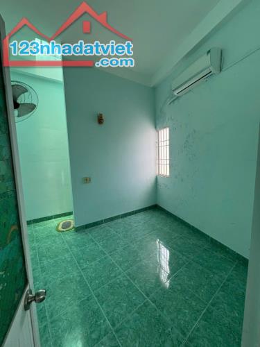CHO THUÊ NHÀ 3 TẦNG HẺM OTO ĐƯỜNG CAO ĐÀI - PHƯƠNG SƠN
- Diện tích 45.4m2 full ODT
- - 1