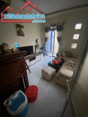♣ Nhà Góc kiệt 40m ra Điện Biên Phủ, 42m2, 3 tầng sạch đẹp, 3.15 tỷ - 4