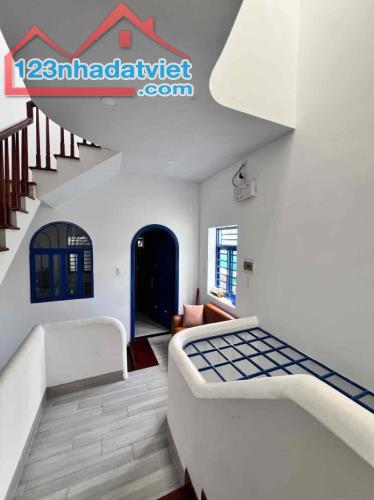 ► Nhà gần MT Thi Sách, 20m Ô tô Đậu, 60m2, 3 tầng mới xây 2 năm, cực chắc, an toàn trẻ - 1