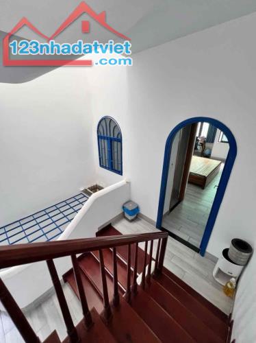 ► Nhà gần MT Thi Sách, 20m Ô tô Đậu, 60m2, 3 tầng mới xây 2 năm, cực chắc, an toàn trẻ - 4