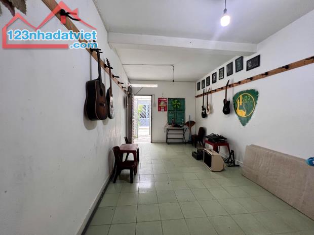 🌺 Bán nhà 1 trệt 1 lầu hẻm oto Lê Hồng Phong, Phước Hải- Nha Trang. Giá chỉ 3 tỷ 850 - 1
