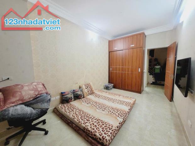 Bán nhà Tôn Đức Thắng phân lô sát phố - 2 thoáng 30m 5 tầng giá 7.6 tỷ - 2