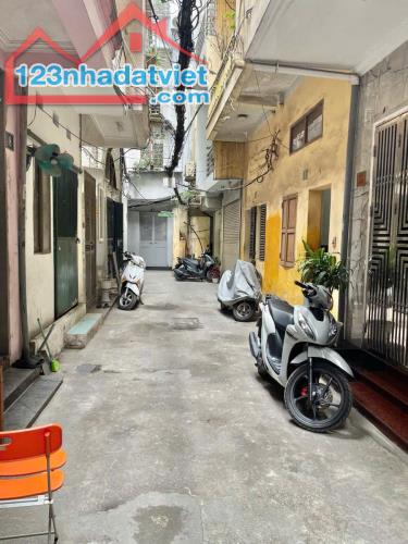 Bán nhà Tôn Đức Thắng phân lô sát phố - 2 thoáng 30m 5 tầng giá 7.6 tỷ - 4