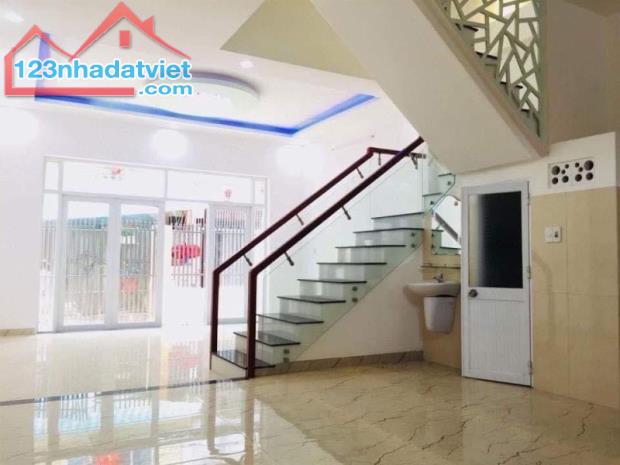 # Nhà Kiệt 3m Hoàng Diệu, 66m2, ngang 5.4m, 3 tầng kinh doanh, 4.2 tỷ - 1