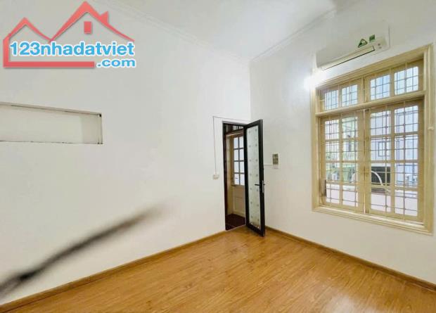 Bán nhà 55m2, 7,7 tỷ, Trương Định, Giáp Bát, Hoàng Mai, đủ nội thất, ngõ thông ô tô, gitốt - 2