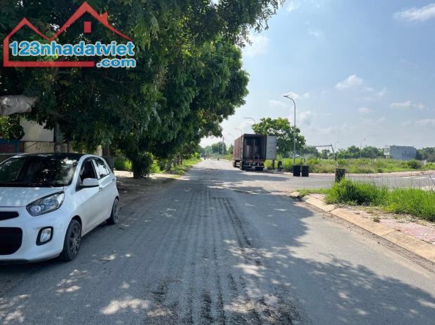 CÔ TƯ NHỜ EM BÁN NHANH LÔ ĐẤT FULL THỔ 130M2 TẠI TÂN HỘI – CỦ CHI