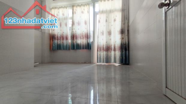 Nguyễn Trọng Tuyển TÂN BÌNH, 2 tầng 54m nở hậu, xe hơi đổ cửa, chỉ 5.9 tỷ, không lộ giới. - 1