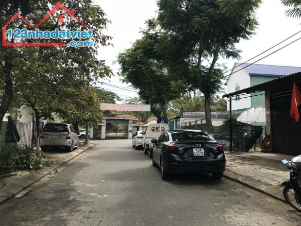 Bán đất đường Đa Mặn 6, vị trí cực đẹp sát Bùi Tá Hán. Lô hướng Đông Bắc mát mẻ!