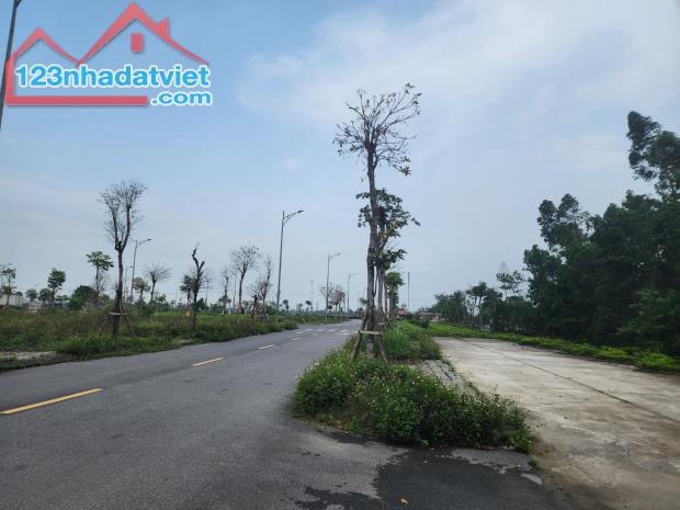 Bán đất đấu giá Vân Hà - Đông Anh giá 10 tỷ 100 !