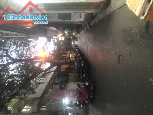 Nhà phố Chùa Bộc – Ngõ thông – Ô tô – Kinh doanh – 42m2 – 5 tầng – 13.6 tỷ