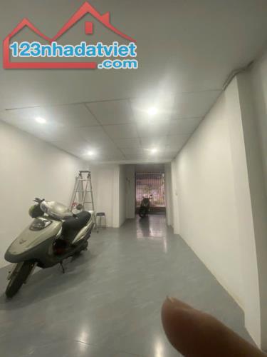 Cần bán căn nàh mặt tiền đường Nguyễn Phúc Nguyên Quận 3 giá giảm chỉ còn 13,3 Tỷ