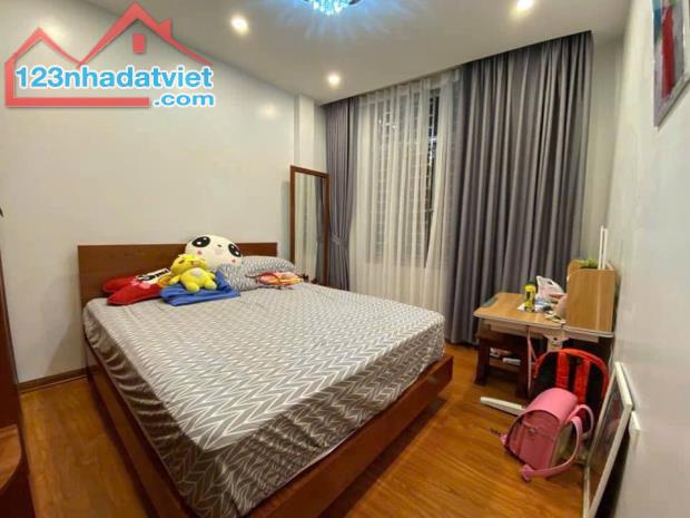Thái Thịnh - Nhà đẹp full nội thất xịn, mặt tiền rộng, thoáng sáng - 2