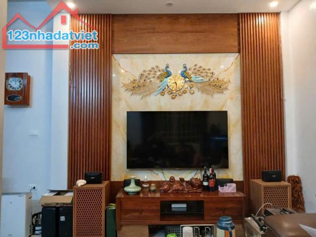 Thái Thịnh - Nhà đẹp full nội thất xịn, mặt tiền rộng, thoáng sáng - 4
