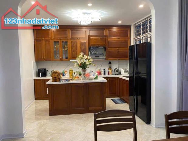 Thái Thịnh - Nhà đẹp full nội thất xịn, mặt tiền rộng, thoáng sáng - 5