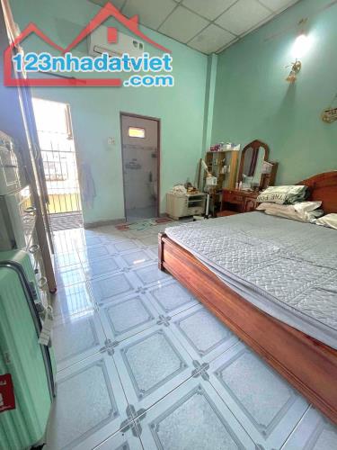 NHÀ ĐẸP 2 TẦNG SÁT CHỢ PHẠM ĐĂNG GIẢNG GẦN M1 GIÁP TÂN PHÚ - 53M2 (4x13.5). CHỈ NHỈNH 4 TỶ - 4