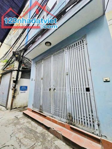 NGÕ 318 ĐÊ LA THÀNH LÔ GÓC - KINH DOANH NHỎ - NGÕ THÔNG DT 40m2 5T x MT 4.8m Giá 9.5 tỷ - 2