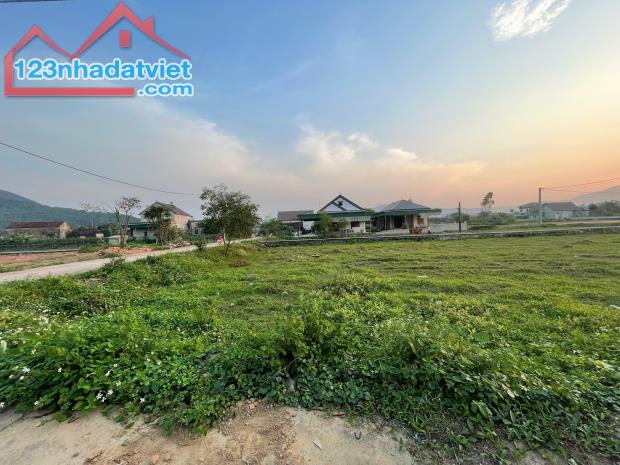 BÁN ĐẤT ĐẤU GIÁ NGHI YÊN LÔ GÓC 2 HAI MẶT TIỀN