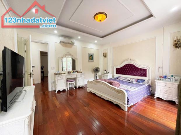 BÁN NHÀ PHỐ GIẢNG VÕ - LÔ GÓC 197M² - MT RỘNG - GARA Ô TÔ - KINH DOANH TỐT - GIÁ CHỈ 50 TỶ - 2