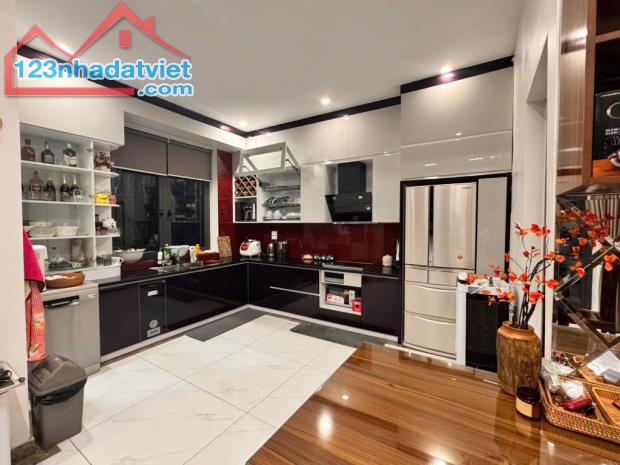 BÁN NHÀ PHỐ LÁNG HẠ - 148M² - MT RỘNG - 2 MẶT NGÕ Ô TÔ TRÁNH - KINH DOANH - GIÁ CHỈ 35 TỶ - 2