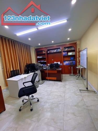 BÁN NHÀ PHỐ NGUYÊN HỒNG - 93M² - VỊ TRÍ ĐẸP - Ô TÔ TRÁNH - KINH DOANH - GIÁ CHỈ 25 TỶ - 2