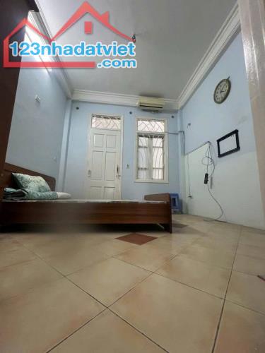 Bán nhà Phố Đội Cấn, cách phố 50m, 2 thoáng, gần Lăng Bác. - 2