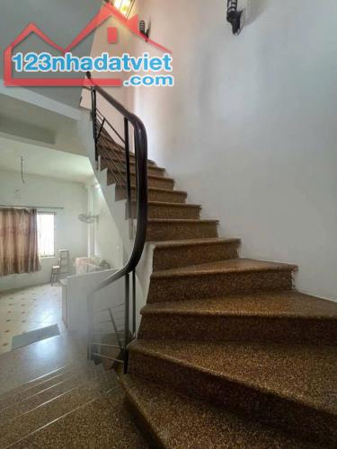 Bán nhà Phố Đội Cấn, cách phố 50m, 2 thoáng, gần Lăng Bác. - 3