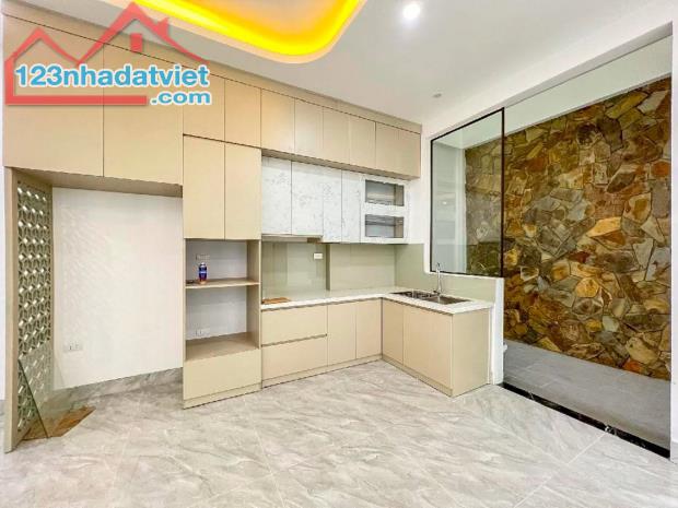 NHÀ ĐẸP MỄ TRÌ - LÔ GÓC - 2 THOÁNG - CÁCH Ô TÔ 10M - TẶNG FULL NỘI THẤT - GIÁ CHỈ 6.59 TỶ - 1