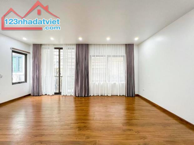 NHÀ ĐẸP MỄ TRÌ - LÔ GÓC - 2 THOÁNG - CÁCH Ô TÔ 10M - TẶNG FULL NỘI THẤT - GIÁ CHỈ 6.59 TỶ - 2