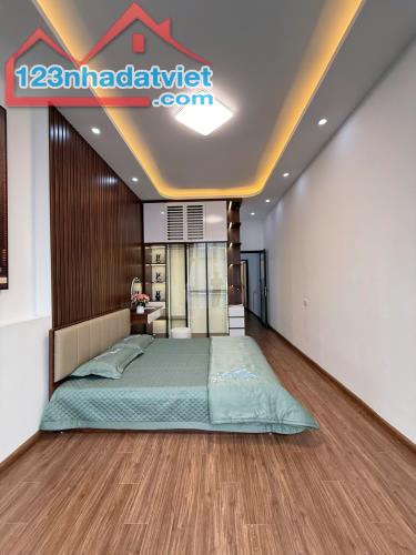 Ngõ Toàn Thắng, Khâm Thiên, Trước Nhà 4m. DT 41m2, 3 Tầng, Mặt Tiền 3.4m. 12.8 Tỷ