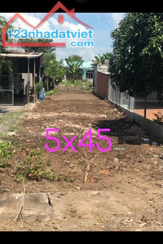 Bán 236 m đất hai mặt tiền đường nhựa có 150 m thổ cư - 1