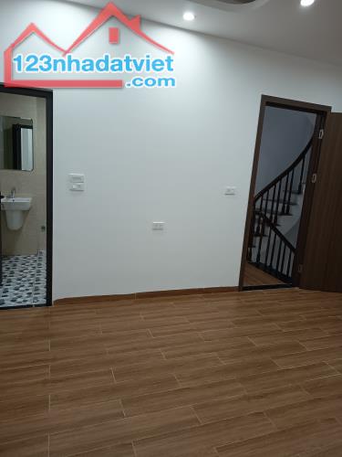 CHÍNH CHỦ GỬI BÁN NHÀ 5 TẦNG – GIÁ CHỈ 4.65 TỶ  MỖI TẦNG 1 PHÒNG RỘNG – VỊ TRÍ ĐẸP - 1