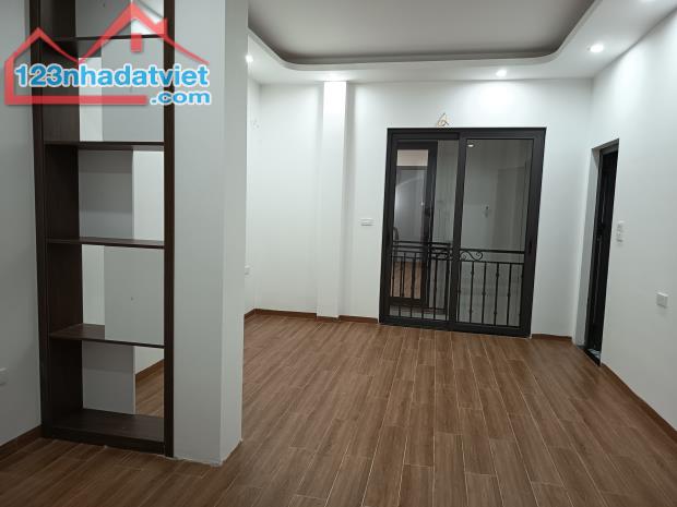 CHÍNH CHỦ GỬI BÁN NHÀ 5 TẦNG – GIÁ CHỈ 4.65 TỶ  MỖI TẦNG 1 PHÒNG RỘNG – VỊ TRÍ ĐẸP - 3