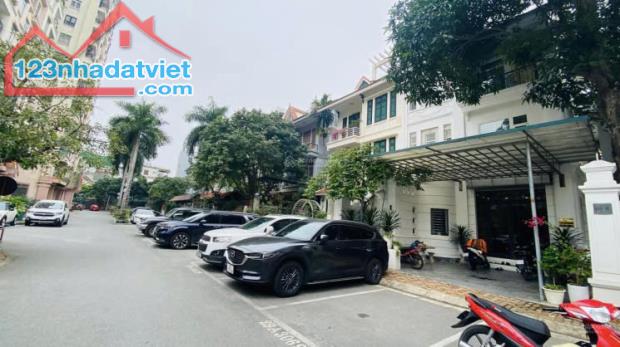🏡 BÁN BIỆT THỰ SÀI ĐỒNG 155m² – HÀNG XÓM VINHOME, AEON MALL – CHỈ 39 TỶ!  ✨ - 1