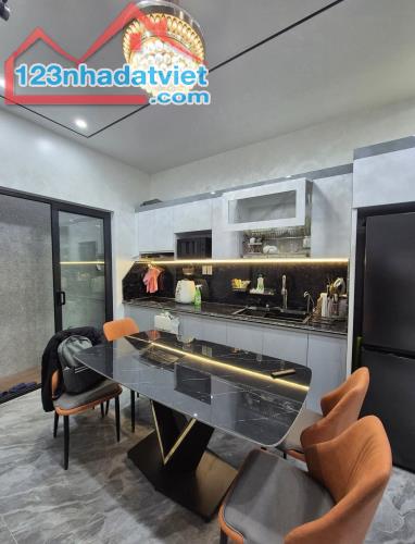 Bán nhà Văn Cao, Đằng Giang, Ngô Quyền, Hải Phòng. 4 tầng, 40m2, 3,2 tỷ. Ngang 4m, t2dn - 2