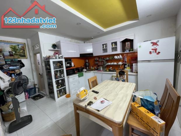 Bán Nhà Tân Bình, Phường 1, Sát Mặt Tiền Hẻm Xe Tải, 57m2, 2 Tầng, giá chi 6 tỷ 050 tl - 4